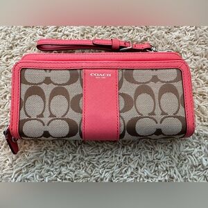 Coach Signature Zip Around Accordion Wallet